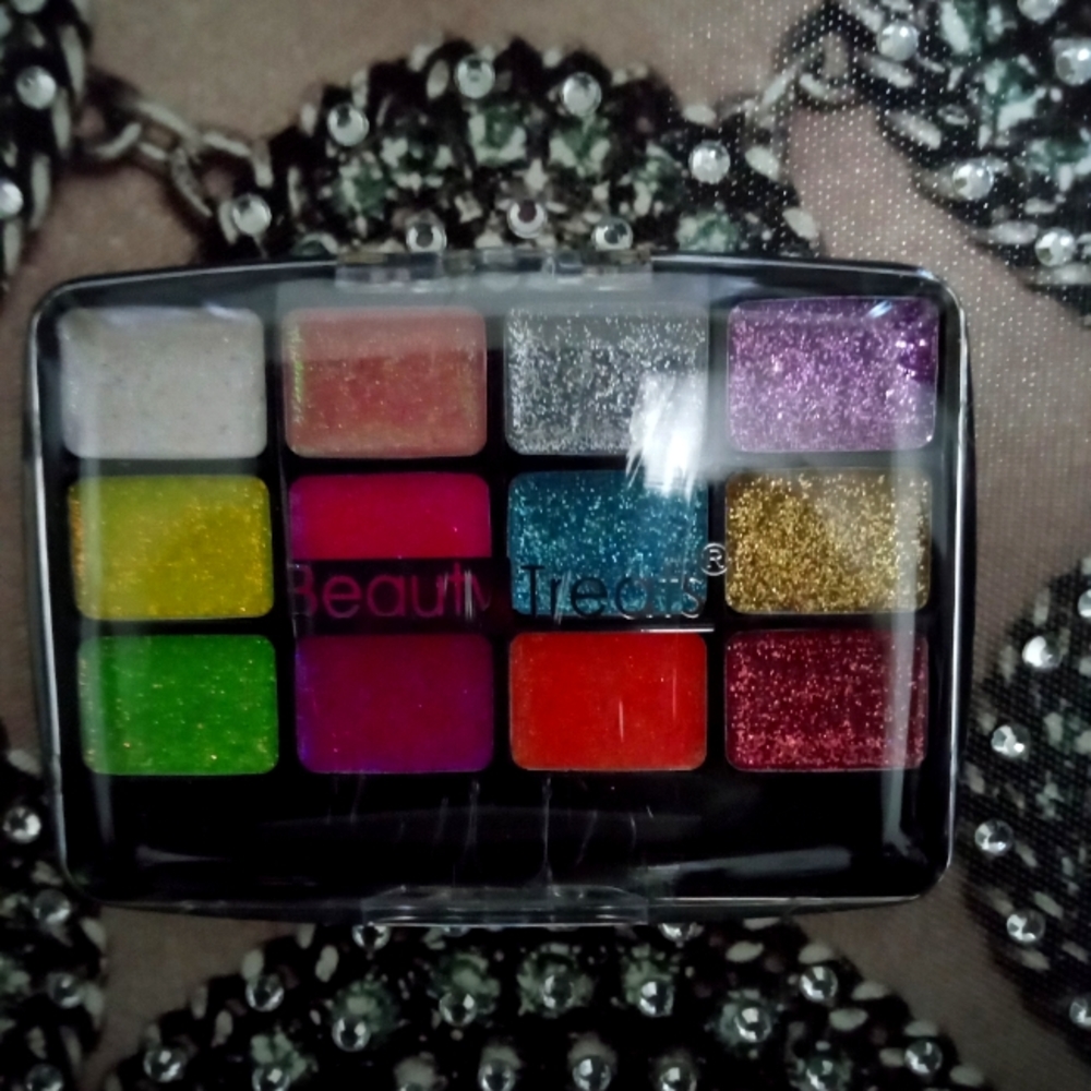 Beauty Treats 12 colors Glitter makeup palette